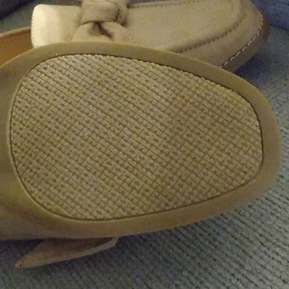 Bandolino Anella Light Natural Suede Loafers with Bow - Picture 5 of 7